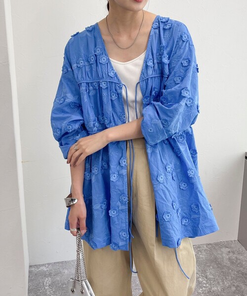 fredy emue（フレディエミュ）の「3D刺繍チュニックブラウス（シャツ