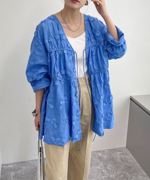 fredy emue（フレディエミュ）の「3D刺繍チュニックブラウス（シャツ