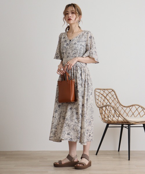 MARBLE WALTS（マーブルワルツ）の「MARBLE WALTZ　ウエストギャザー切替半袖ワンピース（ワンピース・レディース・ピンクベージュ/ベージュ/キナリ/ブラック・M）」の4枚目の写真