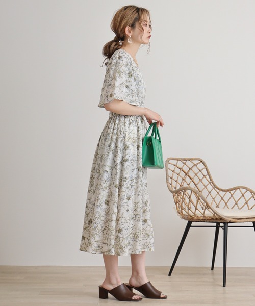 MARBLE WALTS（マーブルワルツ）の「MARBLE WALTZ　ウエストギャザー切替半袖ワンピース（ワンピース・レディース・ピンクベージュ/ベージュ/キナリ/ブラック・M）」の6枚目の写真