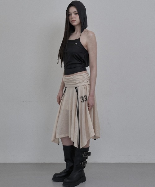 SETUPEXE(セットアップイーエックスイー)の「韓国ブランド SETUP‐EXE セットアップエグゼ HALTER HOOD SLEEVELESS 袖なしトップス スリーブレス ノースリーブ クロップ丈トップス クロップ丈キャミソール フード付きキャミソール 韓国ファッション 韓国ストリート ストリートファッション(キャミソール・レディース・ブラック/ライトグレー・ONE SIZE)」の4枚目の写真