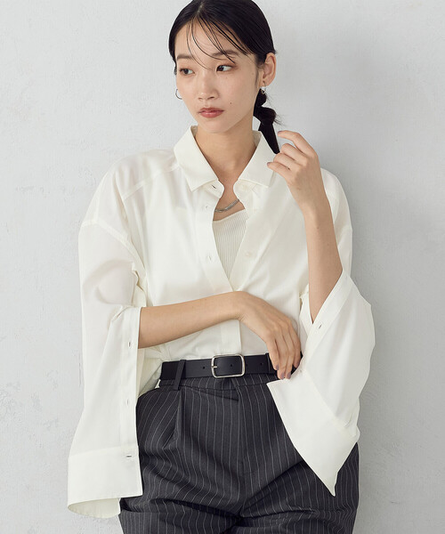 COMME CA ISM(コムサイズム)の「ストレッチポリエステルブロード ヨーク切替シャツ(シャツ/ブラウス・レディース・ストライプ/オフホワイト・MEDIUM/LARGE)」の1枚目の写真