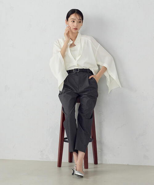 COMME CA ISM(コムサイズム)の「ストレッチポリエステルブロード ヨーク切替シャツ(シャツ/ブラウス・レディース・ストライプ/オフホワイト・MEDIUM/LARGE)」の4枚目の写真