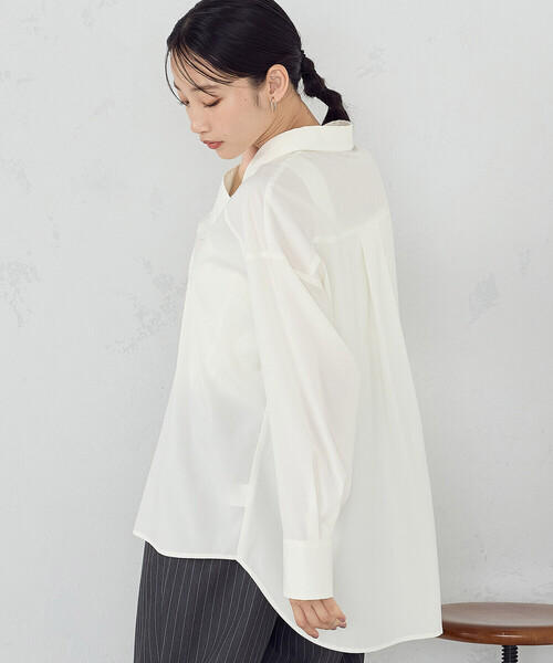 COMME CA ISM(コムサイズム)の「ストレッチポリエステルブロード ヨーク切替シャツ(シャツ/ブラウス・レディース・ストライプ/オフホワイト・MEDIUM/LARGE)」の7枚目の写真