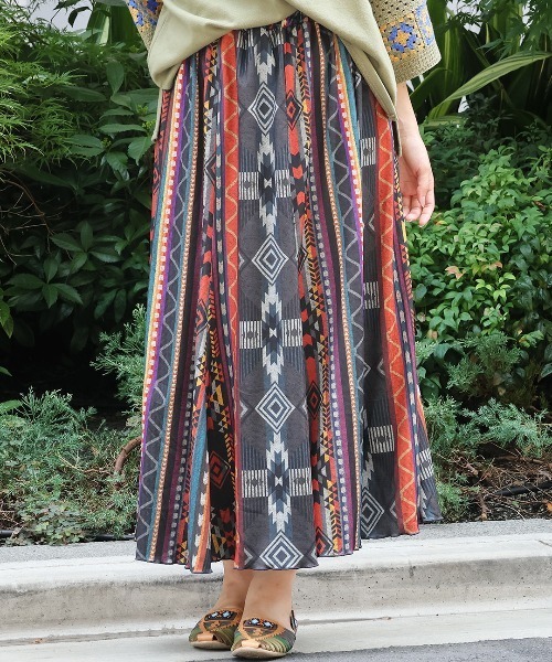 チチカカ(チチカカ)の「ファブリックプリントジャージースカート(スカート・レディース・その他1/その他2/その他3/その他4・MEDIUM/LARGE)」の1枚目の写真