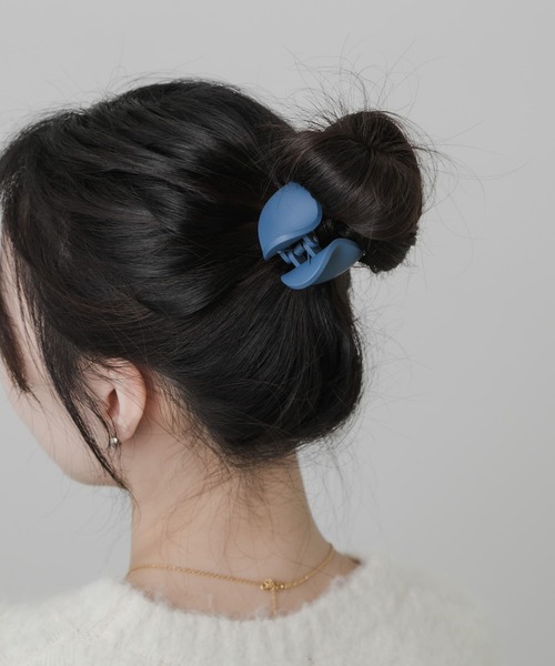 SMELLY（スメリー）の「ミニオーバルマットバンス（バレッタ/ヘアクリップ・レディース・ベージュ/ブルー・-）」の10枚目の写真
