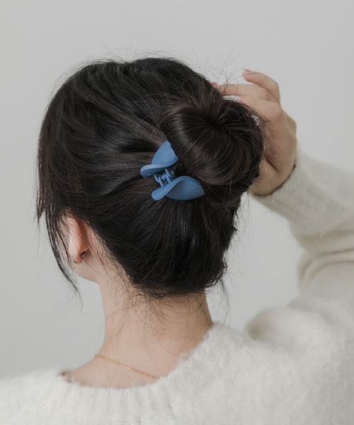 SMELLY（スメリー）の「ミニオーバルマットバンス（バレッタ/ヘアクリップ・レディース・ベージュ/ブルー・-）」の11枚目の写真