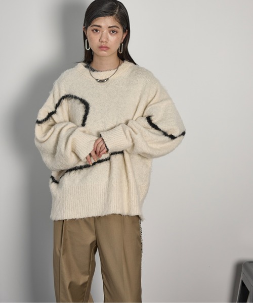 THE YOn（ザヨン）の「ニュアンスラインブラッシュドニットプルオーバー（ニット/セーター・レディース・ピンク/アイボリー/ブラック・FREE）」の4枚目の写真