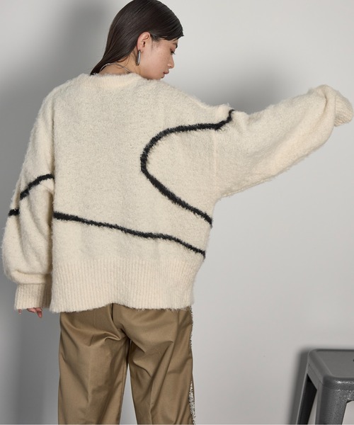 THE YOn（ザヨン）の「ニュアンスラインブラッシュドニットプルオーバー（ニット/セーター・レディース・ピンク/アイボリー/ブラック・FREE）」の6枚目の写真