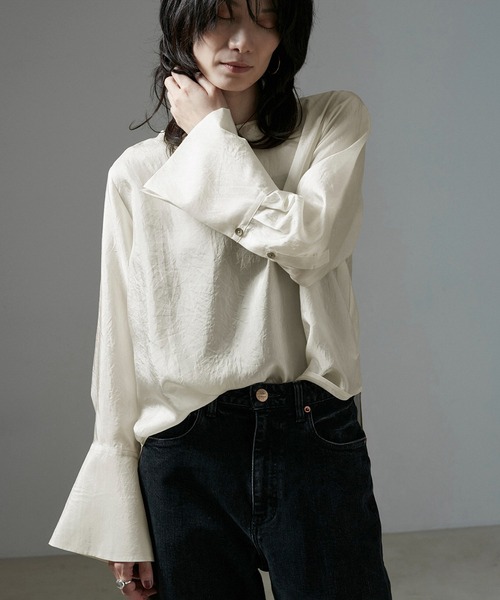 SALON adam et rope'（サロン アダム エ ロペ）の「リシェタフタブラウス（シャツ/ブラウス・レディース・グレー系その他/オフホワイト・FREE）」の11枚目の写真