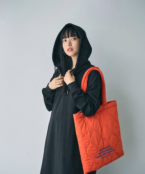 coen（コーエン）の「ロゴ刺繍キルトトートバッグ（トートバッグ・レディース・ケリーグリーン/ブラック/シルバー/オレンジ/ネイビー/ナチュラル/ゴールド/ダークブラウン/コバルトブルー・FREE）」の10枚目の写真