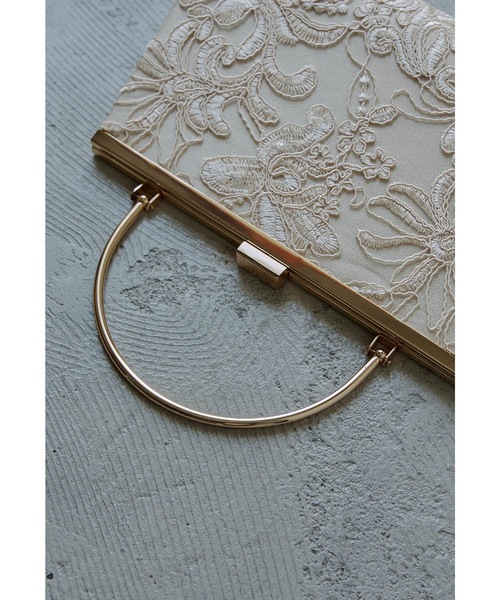niana（ニアナ）の「2way刺繍デザインハンドバッグ パーティーバッグ 結婚式 二次会 謝恩会 ショルダーバッグ がま口（クラッチバッグ・レディース・シルバー/ブラック/ベージュ・FREE）」の7枚目の写真