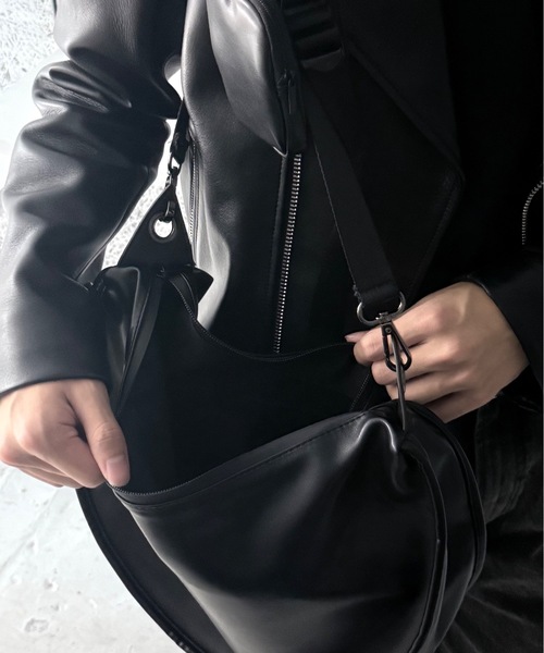 Burner(バーナー)の「【OKUOKU 0909】ミニポーチ付き ショルダーバッグ oku-bag-676219413980-38 N【RBTS】(ショルダーバッグ・メンズ・ブラック・FREE)」の4枚目の写真