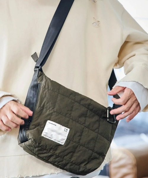 ADAM PATEK（アダムパテック）の「《ADAMPATEK》square quilt middle shoulder bag/スクエアキルトミディアムショルダーバッグ（ショルダーバッグ・メンズ・カーキ/ブラック/グレー・FREE）」の3枚目の写真