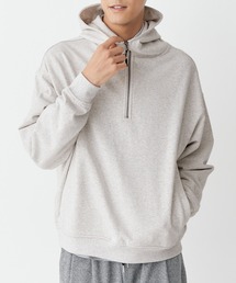 ハーフジッププルパーカー