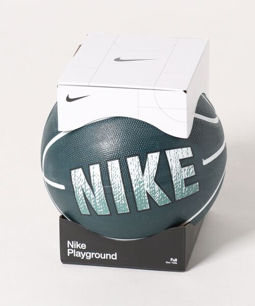 NIKE(ナイキ)の「《NIKEアパレル》エブリデイプレイグラウンド8Pグラフィック(スポーツグッズ・メンズ・レッド系/ブラック×ゴールド/グリーン系/パープル/ブラック系その他/ブルー系その他・5号/7号/フリー)」の4枚目の写真