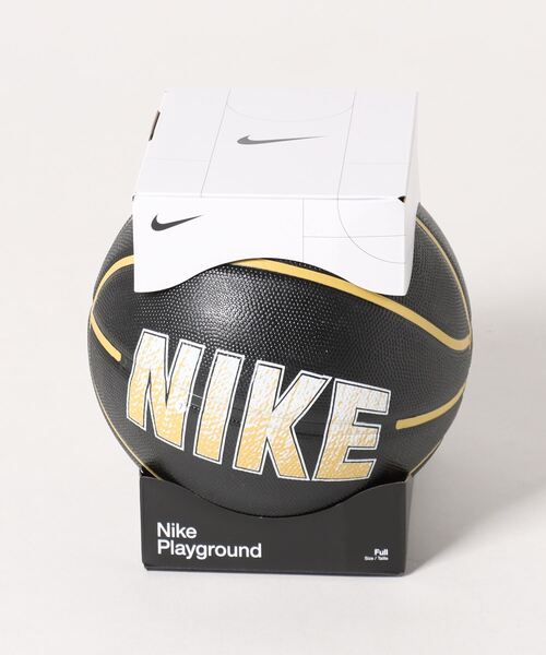 NIKE(ナイキ)の「《NIKEアパレル》エブリデイプレイグラウンド8Pグラフィック(スポーツグッズ・メンズ・レッド系/ブラック×ゴールド/グリーン系/パープル/ブラック系その他/ブルー系その他・5号/7号/フリー)」の1枚目の写真