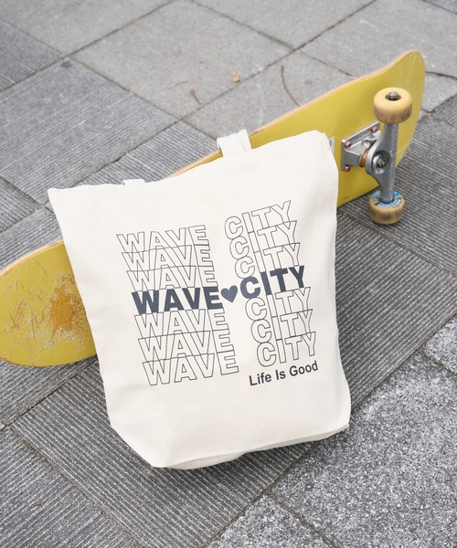 WAVE CITY（ウェイブシティ）の「【WAVECITY/ウェイブシティ】WAVE CITY OrganicCotton Tote BAG/オーガニックコットン素材ノートパソコン収納可能サイズブランドロゴトートパック（10L)（トートバッグ・メンズ・ホワイト系その他3/ホワイト系その他/ホワイト系その他2・FREE）」の2枚目の写真
