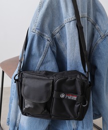 横型多収納ショルダーバッグ