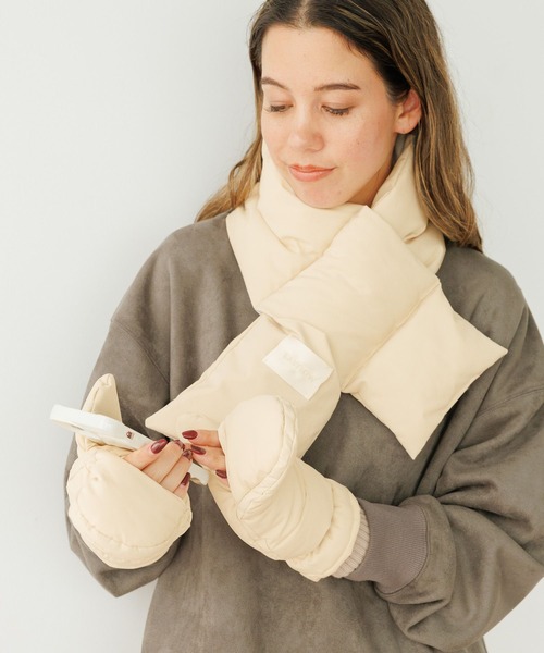 BAYFLOW（ベイフロー）の「[取り外し可能]コード付き中綿ミトン（手袋・レディース・ブラック/アイボリー・FREE）」の4枚目の写真