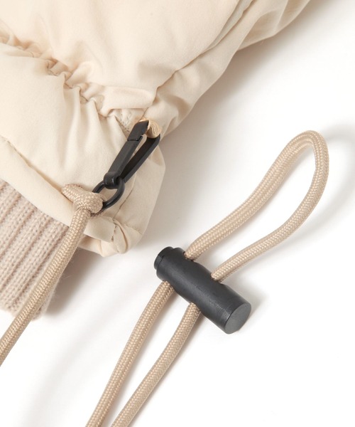 BAYFLOW（ベイフロー）の「[取り外し可能]コード付き中綿ミトン（手袋・レディース・ブラック/アイボリー・FREE）」の17枚目の写真