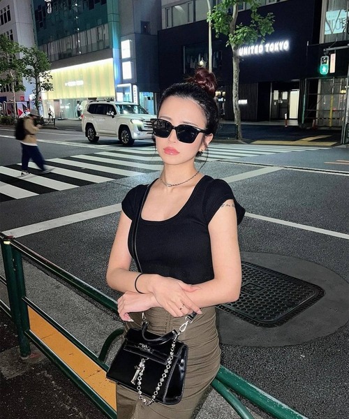 FLEX（フレックス）の「square frame 2 sunglasses / スクエアフレーム サングラス（サングラス・レディース・ブラック系1/ブラック系2/グレー/オレンジ・FREE）」の19枚目の写真