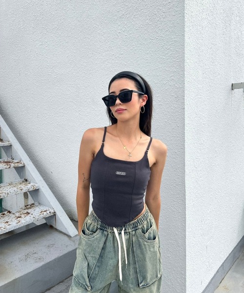 FLEX（フレックス）の「square frame 2 sunglasses / スクエアフレーム サングラス（サングラス・レディース・ブラック系1/ブラック系2/グレー/オレンジ・FREE）」の5枚目の写真
