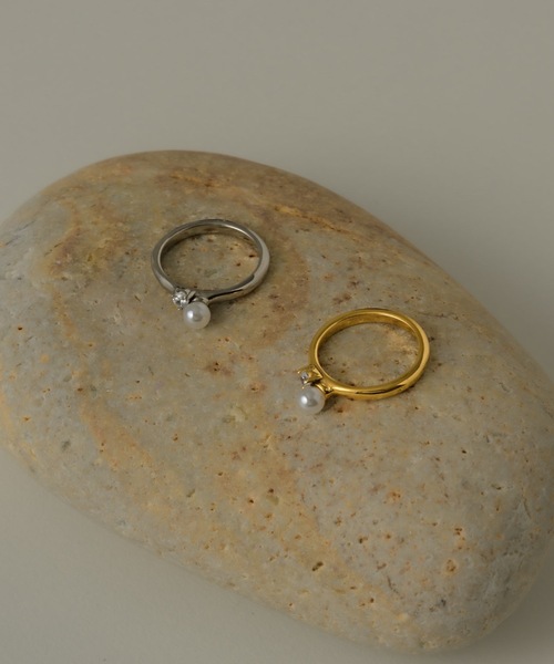 muku（ムク）の「PINKY RING/PEARL×ZIRCONIA（リング・レディース・ゴールド/シルバー・3）」の5枚目の写真