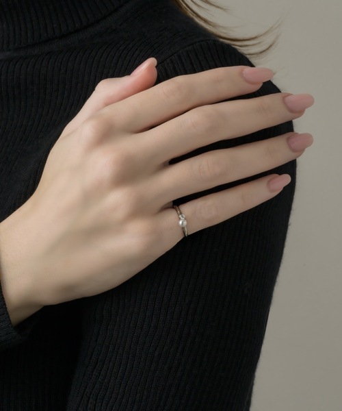 muku（ムク）の「PINKY RING/PEARL×ZIRCONIA（リング・レディース・ゴールド/シルバー・3）」の3枚目の写真