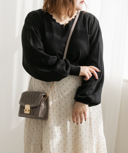 CLETTE(クレット)の「スカラップVネックニット(ニット/セーター・レディース・オフホワイト/ラベンダー/ブラック・4L/3L/LL)」の6枚目の写真