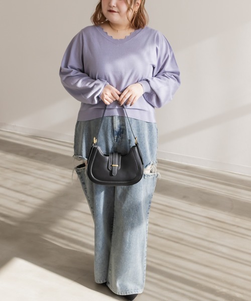 CLETTE(クレット)の「スカラップVネックニット(ニット/セーター・レディース・オフホワイト/ラベンダー/ブラック・4L/3L/LL)」の19枚目の写真