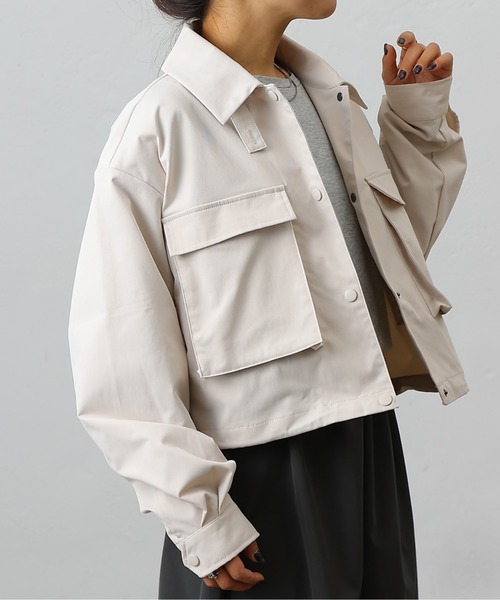COLONY 2139（コロニートゥーワンスリーナイン）の「2WAYカラー立体ポケットショートブルゾン（ブルゾン・レディース・カーキ/ブラック/アイボリー・FREE）」の2枚目の写真