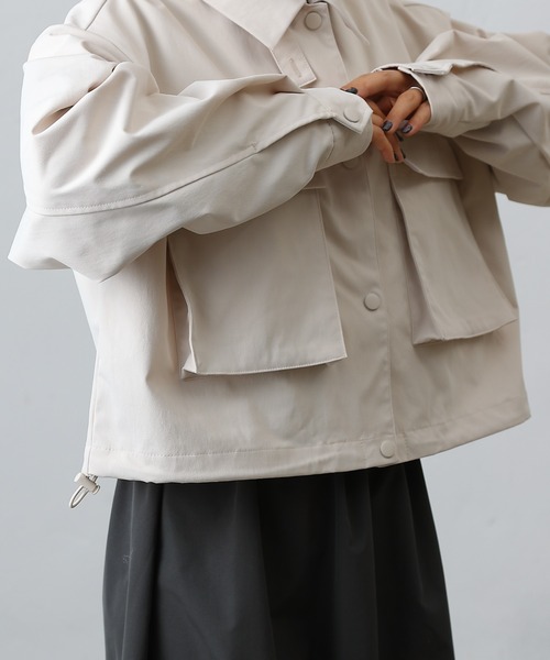 COLONY 2139（コロニートゥーワンスリーナイン）の「2WAYカラー立体ポケットショートブルゾン（ブルゾン・レディース・カーキ/ブラック/アイボリー・FREE）」の5枚目の写真