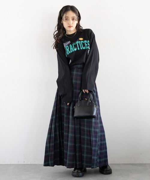RAGEBLUE(レイジブルー)の「ワッペン刺繍/カレッジロゴロングTシャツ(Tシャツ/カットソー・レディース・ブラック/ブルー/ホワイト・FREE)」の16枚目の写真