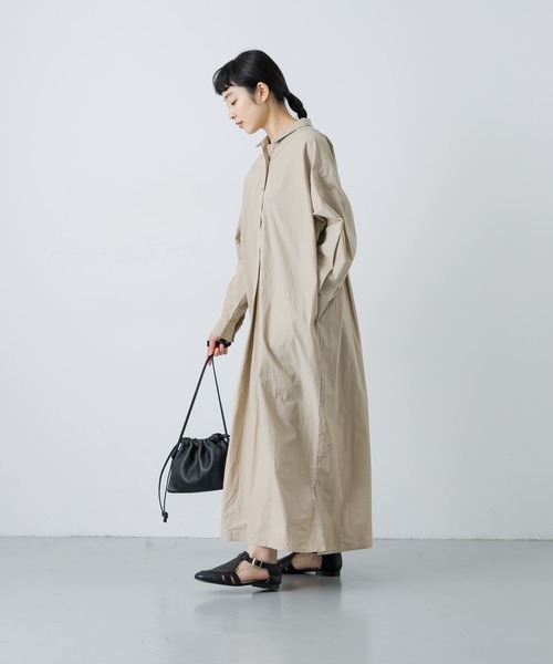【新品未使用】定価11万　シャツワンピース　シャツコート　ベージュ　シルク サキソニー・バンドカラーシャツワンピース/40代50代からの