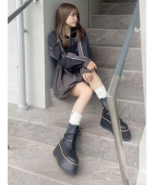 MURUA（ムルーア）の「レースアップブーツ（ブーツ・レディース・ブラック/ブラウン・24.5/22.5/23.5）」の16枚目の写真