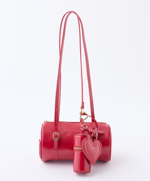 one after another NICE CLAUP（ワンアフターアナザーナイスクラップ）の「チャーム付きドラムバッグ（ショルダーバッグ・レディース・ブラック/アイボリー/レッド・FREE）」の4枚目の写真