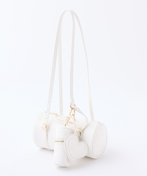 one after another NICE CLAUP（ワンアフターアナザーナイスクラップ）の「チャーム付きドラムバッグ（ショルダーバッグ・レディース・ブラック/アイボリー/レッド・FREE）」の6枚目の写真