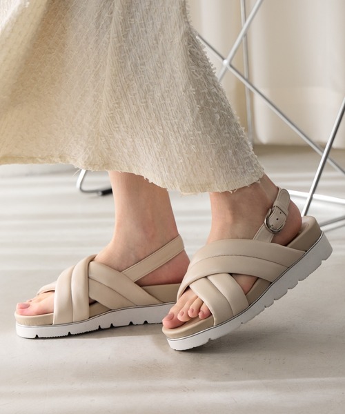 HIMIKO（ヒミコ）の「【Made in Japan】【HIMIKO】【撥水】フットベットパデットサンダル/651208（サンダル・レディース・ブラック/ブラウン/アイボリー・25.5cm/24.5cm/22.0cm/21.5cm/26.0cm/23.5cm/22.5cm/25.0cm/24.0cm/23.0cm/26.5cm）」の2枚目の写真