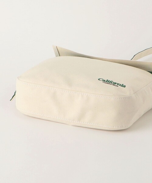 TEMBEA（テンベア）の「＜TEMBEA × CGS.＞ ニュースペーパー バッグ（ショルダーバッグ・メンズ・オフホワイト・FREE）」の6枚目の写真