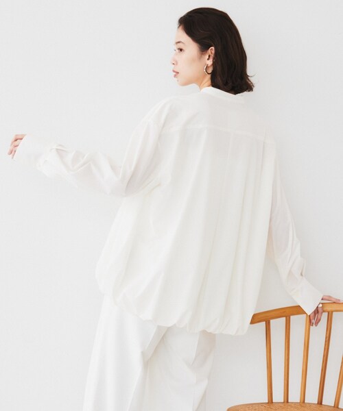 UNTITLED(アンタイトル)の「◆【朝比奈 彩×Oggi×UNTITLED スペシャルコラボ】バルーンヘムブラウス(シャツ/ブラウス・レディース・オフホワイト/ブラック・00/02/04/44/48)」の6枚目の写真