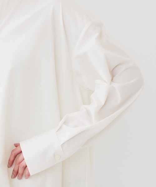 UNTITLED(アンタイトル)の「◆【朝比奈 彩×Oggi×UNTITLED スペシャルコラボ】バルーンヘムブラウス(シャツ/ブラウス・レディース・オフホワイト/ブラック・00/02/04/44/48)」の17枚目の写真