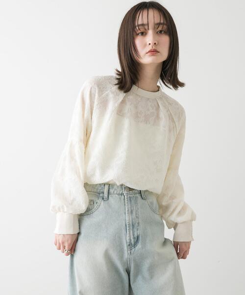 SENSE OF PLACE by URBAN RESEARCH(センスオブプレイスバイアーバンリサーチ)の「ボリュームスリーブジャガードブラウス(シャツ/ブラウス・レディース・ネイビー/ベージュ/アイボリー/ライトブルー/ブラック・ONE)」の6枚目の写真