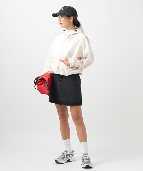THE NORTH FACE(ザノースフェイス)の「【THE NORTH FACE(ザ・ノース・フェイス)】ショートコンパクトジャケット(ブルゾン・レディース・ブラック/ホワイト/カーキ・LARGE)」の5枚目の写真