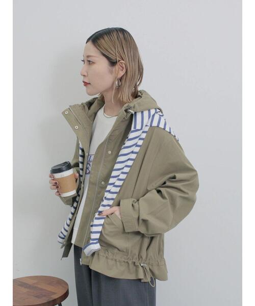 Samansa Mos2 blue（サマンサモスモスブルー）の「【撥水】ペプラムマウンテンパーカー（ブルゾン・レディース・キナリ/シルバーグレー/カーキ・F）」の5枚目の写真