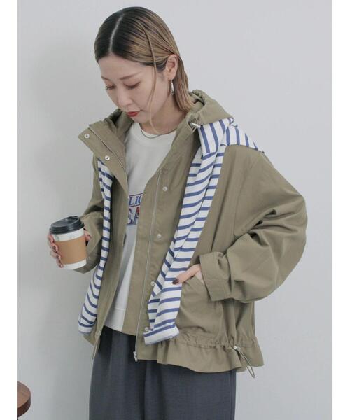 Samansa Mos2 blue（サマンサモスモスブルー）の「【撥水】ペプラムマウンテンパーカー（ブルゾン・レディース・キナリ/シルバーグレー/カーキ・F）」の8枚目の写真