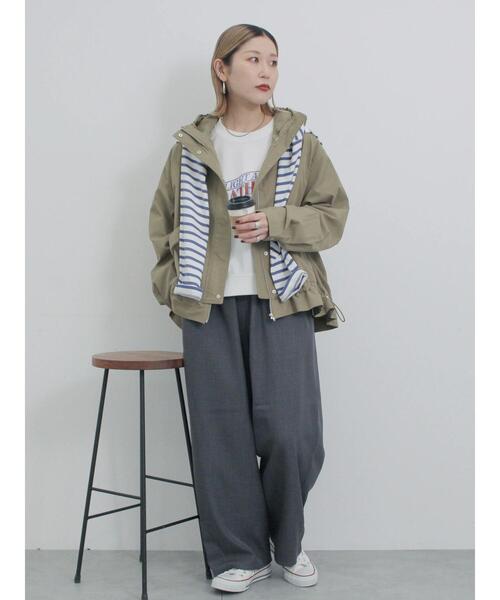 Samansa Mos2 blue（サマンサモスモスブルー）の「【撥水】ペプラムマウンテンパーカー（ブルゾン・レディース・キナリ/シルバーグレー/カーキ・F）」の9枚目の写真