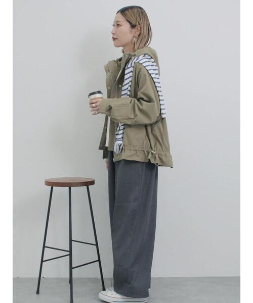 Samansa Mos2 blue（サマンサモスモスブルー）の「【撥水】ペプラムマウンテンパーカー（ブルゾン・レディース・キナリ/シルバーグレー/カーキ・F）」の10枚目の写真