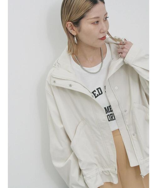 Samansa Mos2 blue（サマンサモスモスブルー）の「【撥水】ペプラムマウンテンパーカー（ブルゾン・レディース・キナリ/シルバーグレー/カーキ・F）」の12枚目の写真