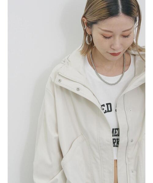 Samansa Mos2 blue（サマンサモスモスブルー）の「【撥水】ペプラムマウンテンパーカー（ブルゾン・レディース・キナリ/シルバーグレー/カーキ・F）」の13枚目の写真